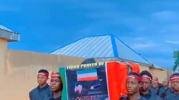 ናይጄሪያውያን ሙስሊሞች ለኢራኑ መንፈሳዊ መሪ ምልክታዊ የቀብር ሥነ-ሥርዓት አካሄዱ - Sputnik አፍሪካ
