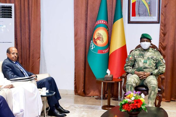 የአፍሪካ ኅብረት ኮሚሽን ሊቀመንበር ማሕሙድ አሊ ዩሱፍ ከማሊው ፕሬዝዳንት ጋር ተወያዩ የአፍሪካ ኅብረት ኮሚሽን ሊቀመንበር ማሕሙድ አሊ ዩሱፍ ከማሊው ፕሬዝዳንት ጋር ተወያዩ - Sputnik አፍሪካ