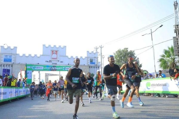 በ6 ከተሞች ሲካሄድ የቆየው የልወቅሽ ኢትዮጵያ ክላሲክ የሩጫ ውድድር ዛሬ በሐረር ከተማ ፍጻሜውን አገኘ በ6 ከተሞች ሲካሄድ የቆየው የልወቅሽ ኢትዮጵያ ክላሲክ የሩጫ ውድድር ዛሬ በሐረር ከተማ ፍጻሜውን አገኘ - Sputnik አፍሪካ
