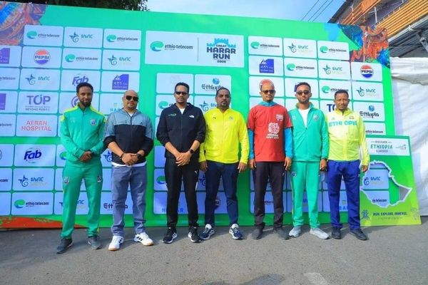 በ6 ከተሞች ሲካሄድ የቆየው የልወቅሽ ኢትዮጵያ ክላሲክ የሩጫ ውድድር ዛሬ በሐረር ከተማ ፍጻሜውን አገኘ በ6 ከተሞች ሲካሄድ የቆየው የልወቅሽ ኢትዮጵያ ክላሲክ የሩጫ ውድድር ዛሬ በሐረር ከተማ ፍጻሜውን አገኘ - Sputnik አፍሪካ