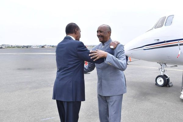 የሱዳኑ አል-ቡርሃን የሁለትዮሽ ግንኙነትን ለማጠናከር ኤርትራን ጎበኙ፤ ከፕሬዚዳንት ኢሳያስ አፈወርቂ ጋርም ተወያዩ የሱዳኑ አል-ቡርሃን የሁለትዮሽ ግንኙነትን ለማጠናከር ኤርትራን ጎበኙ፤ ከፕሬዚዳንት ኢሳያስ አፈወርቂ ጋርም ተወያዩ - Sputnik አፍሪካ