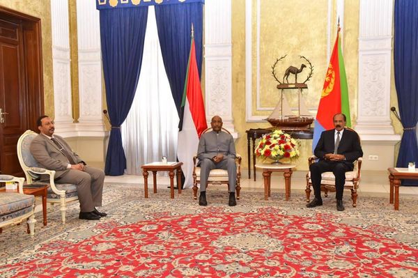 የሱዳኑ አል-ቡርሃን የሁለትዮሽ ግንኙነትን ለማጠናከር ኤርትራን ጎበኙ፤ ከፕሬዚዳንት ኢሳያስ አፈወርቂ ጋርም ተወያዩ የሱዳኑ አል-ቡርሃን የሁለትዮሽ ግንኙነትን ለማጠናከር ኤርትራን ጎበኙ፤ ከፕሬዚዳንት ኢሳያስ አፈወርቂ ጋርም ተወያዩ - Sputnik አፍሪካ