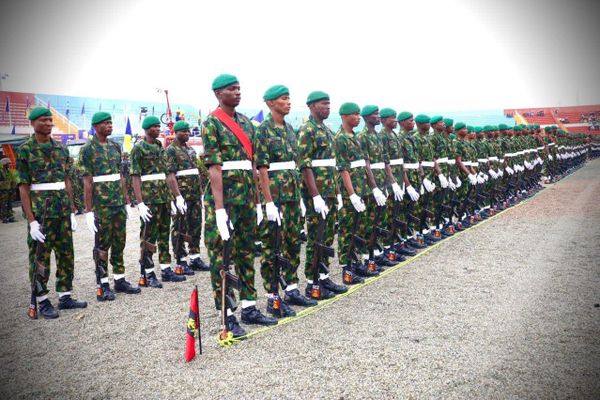 ፕሬዚዳንት ቲኑቡ የናይጄሪያ ወታደራዊ ኃይል ክፍለ ጦሮችን ብዛት ከ8 ወደ 12 አሳዳጉ - Sputnik አፍሪካ