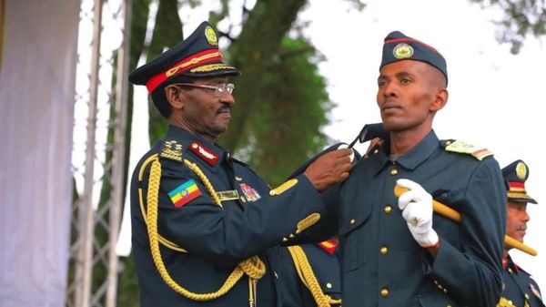 የኢትዮጵያ ወታደራዊ አካዳሚ የ71ኛ መተማ ኮርስ ዕጩ መኮንኖችን በደማቅ ሥነ-ሥርዓት አስመረቀ - Sputnik አፍሪካ