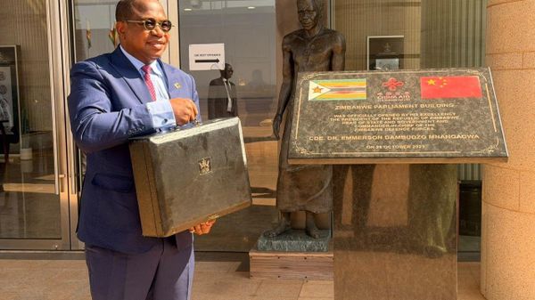 የዚምቧቤ የበጀት ቁጥጥር ለኢኮኖሚ መረጋጋት መሠረት መሆኑን መረጃዎች አመለከቱ - Sputnik አፍሪካ