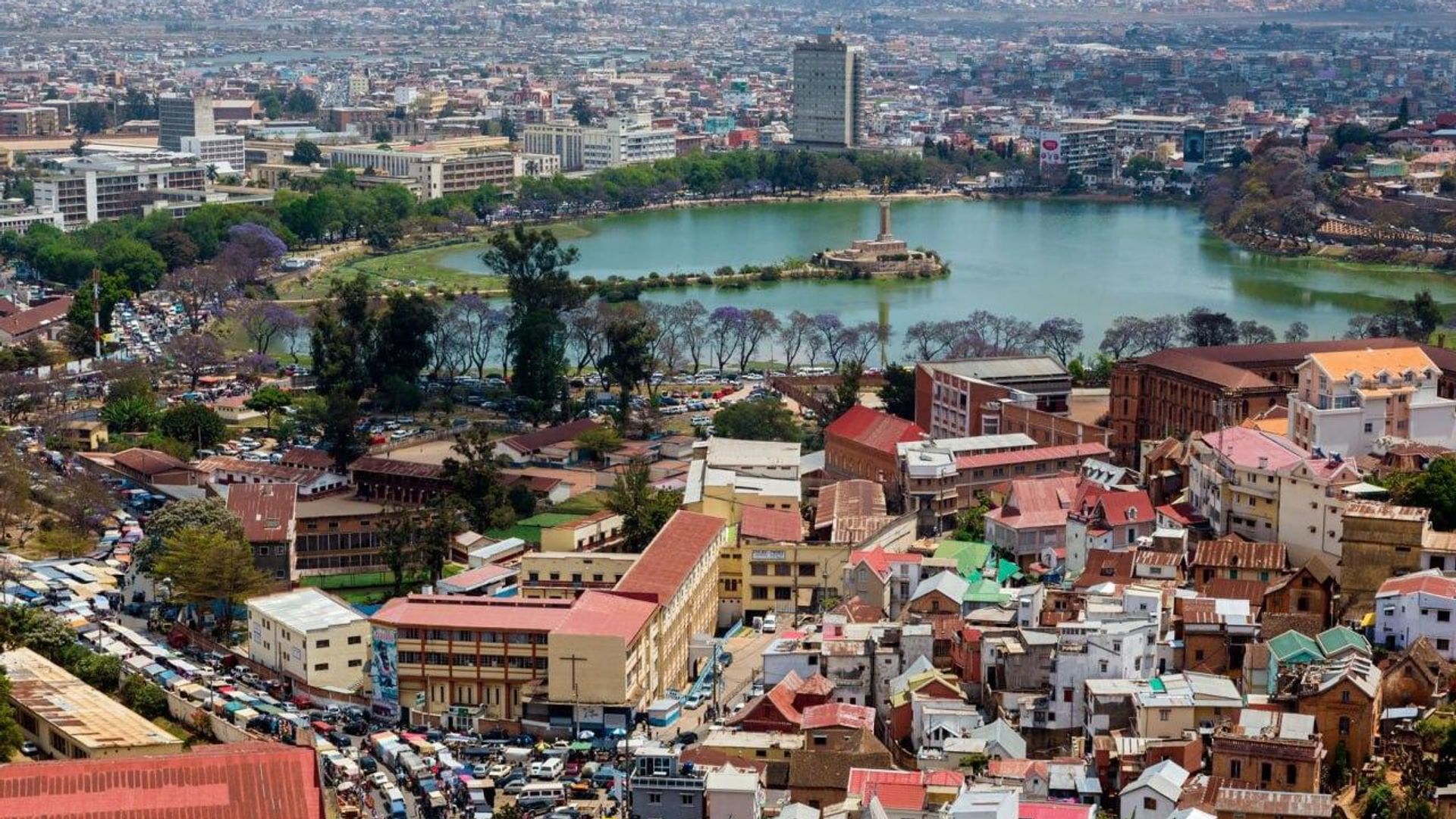 የማዳጋስካር የመሬት ማስመለስ ሕግ ተመሳሳይ የቅኝ ግዛት ታሪክ ያላቸውን ሀገራት ሊያነሳሳ ይችላል - የማዳጋስካር ባለሥልጣን የማዳጋስካር የመሬት ማስመለስ ሕግ ተመሳሳይ የቅኝ ግዛት ታሪክ ያላቸውን ሀገራት ሊያነሳሳ ይችላል - የማዳጋስካር ባለሥልጣን - Sputnik አፍሪካ, 1920, 19.08.2026