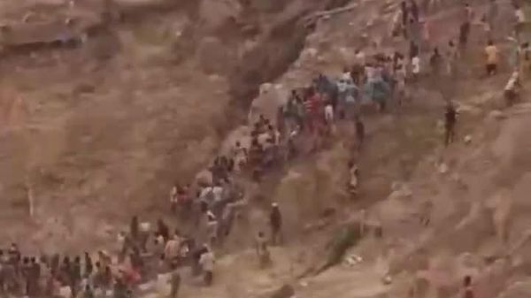 በምዕራብ ማዕከላዊ አፍሪካ ሪፐብሊክ የወርቅ ማዕድን ማውጫ ተንዶ በትንሹ የ30 ሰዎች ሕይወት አለፈ - Sputnik አፍሪካ
