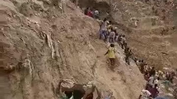 የማዕከላዊ አፍሪካ ሪፐብሊክ ባለሥልጣናት በካሜሩን ድንበር አቅራቢያ የሚገኘውን ገዳይ ባህላዊ የወርቅ ማዕድን ማውጫ ዘጉ - መገናኛ ብዙኃን - Sputnik አፍሪካ