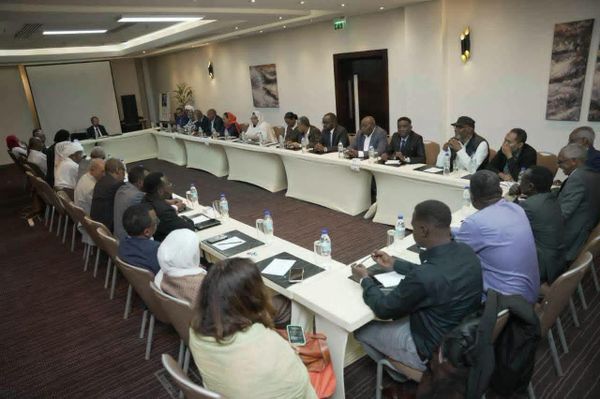 ሱዳናውያን የሰላም ኃይሎች በአል-ቡርሃን የውይይት ጥሪ ላይ ለመምከር በኢትዮጵያ ተሰበሰቡ - Sputnik አፍሪካ