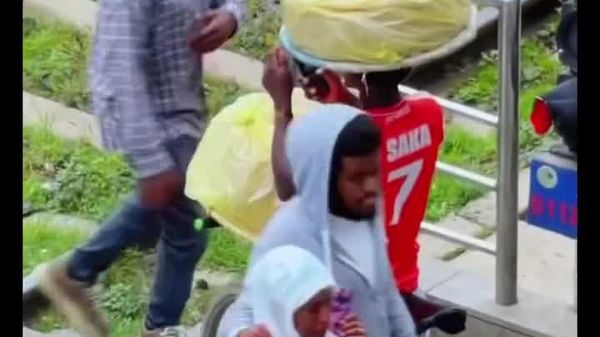“ሸክምንህ አቅልሎ የሚያሻገር አያሳጣህ!” ተብለህ ስትመረቅ - Sputnik አፍሪካ