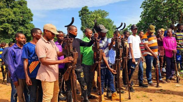 በሩሲያ አሸማጋይነት ከ1,400 በላይ የማዕከላዊ አፍሪካ ታጣቂዎች እጃቸውን ሰጡ - Sputnik አፍሪካ