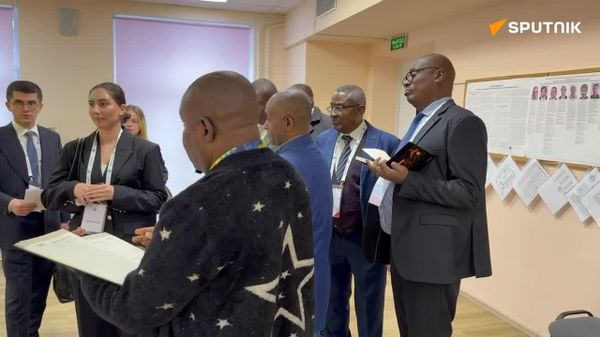 የአፍሪካ ታዛቢዎች የሩሲያ የፓርላማ ምርጫ በጥሩ ሁኔታ መጀመሩን አደነቁ - Sputnik አፍሪካ